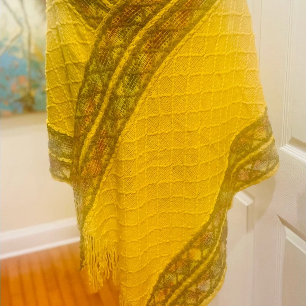 Yellow Boho Knit Poncho Lightweight Spring Layer Beach Wrap OS - Picture 9 of 15